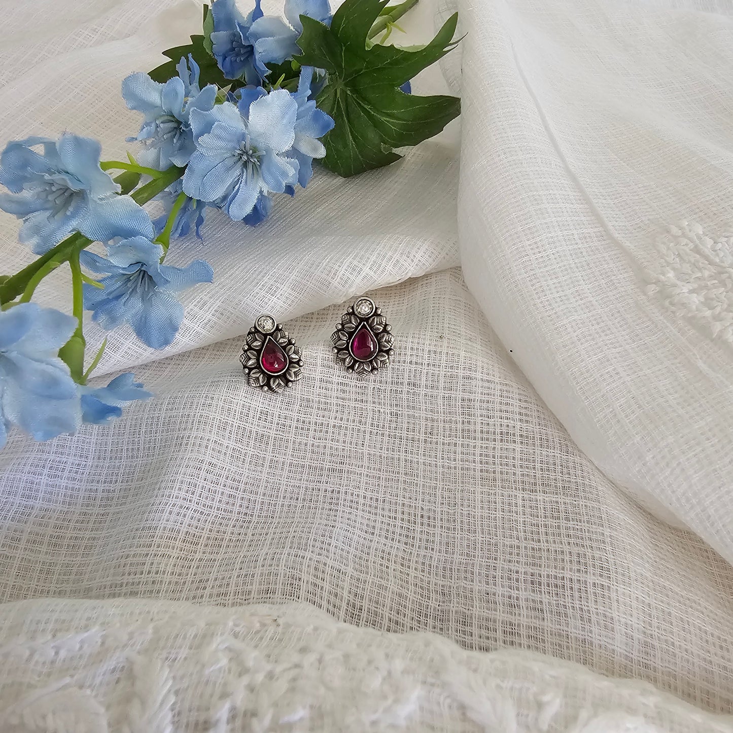 Silver 92.5 kemp and moissanite stud