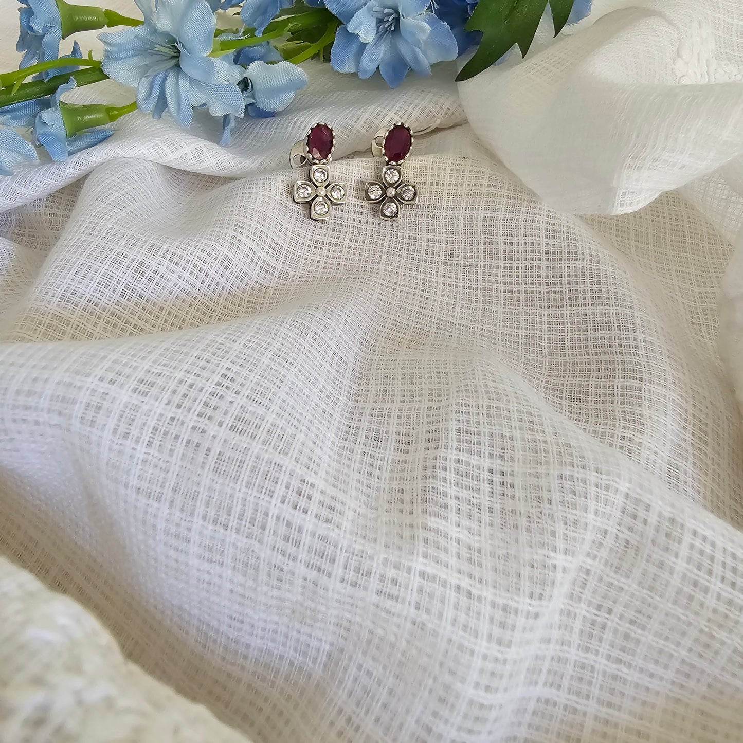 Silver 92.5 kemp and moissanite stud