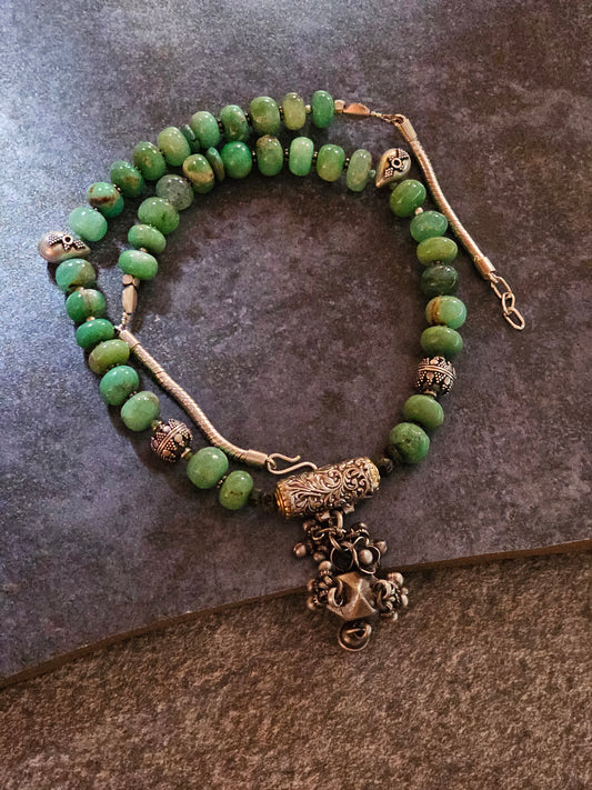 Chrysoprace gemstone necklace vintage pendant