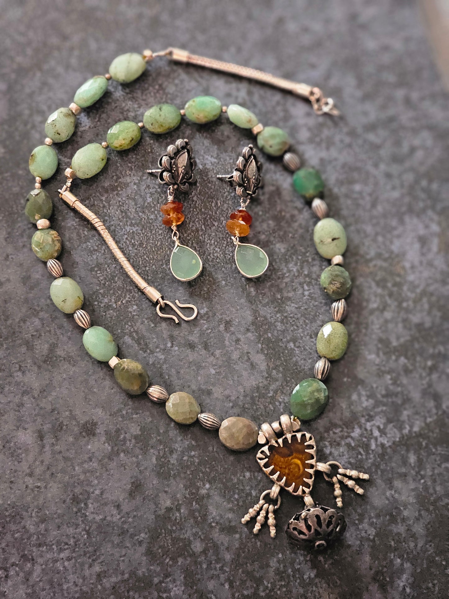 Chrysoprace gemstone necklace set