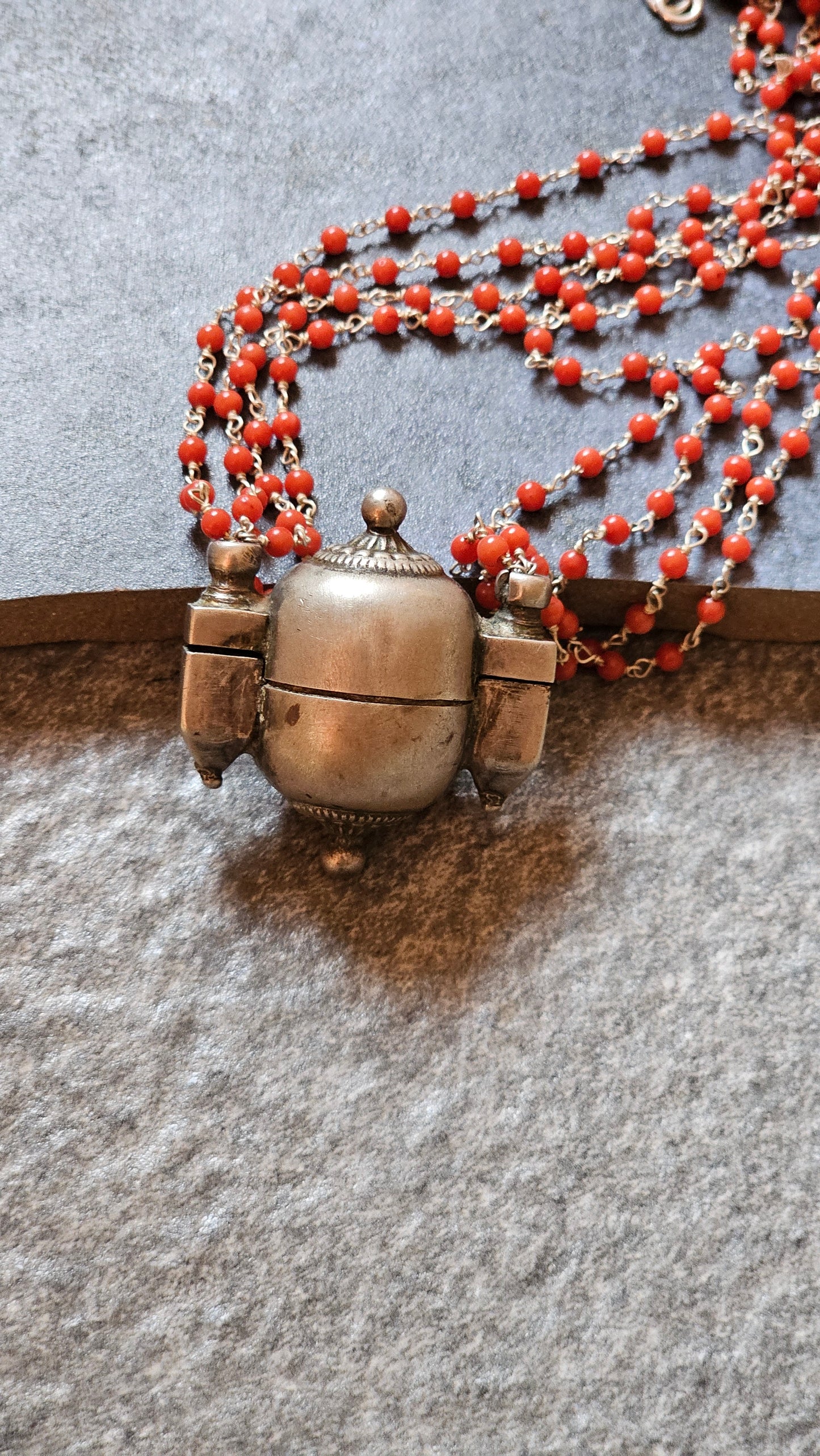 Heirloom Karadige Pendant – Ishta-Linga Holder in 92.5 Silver