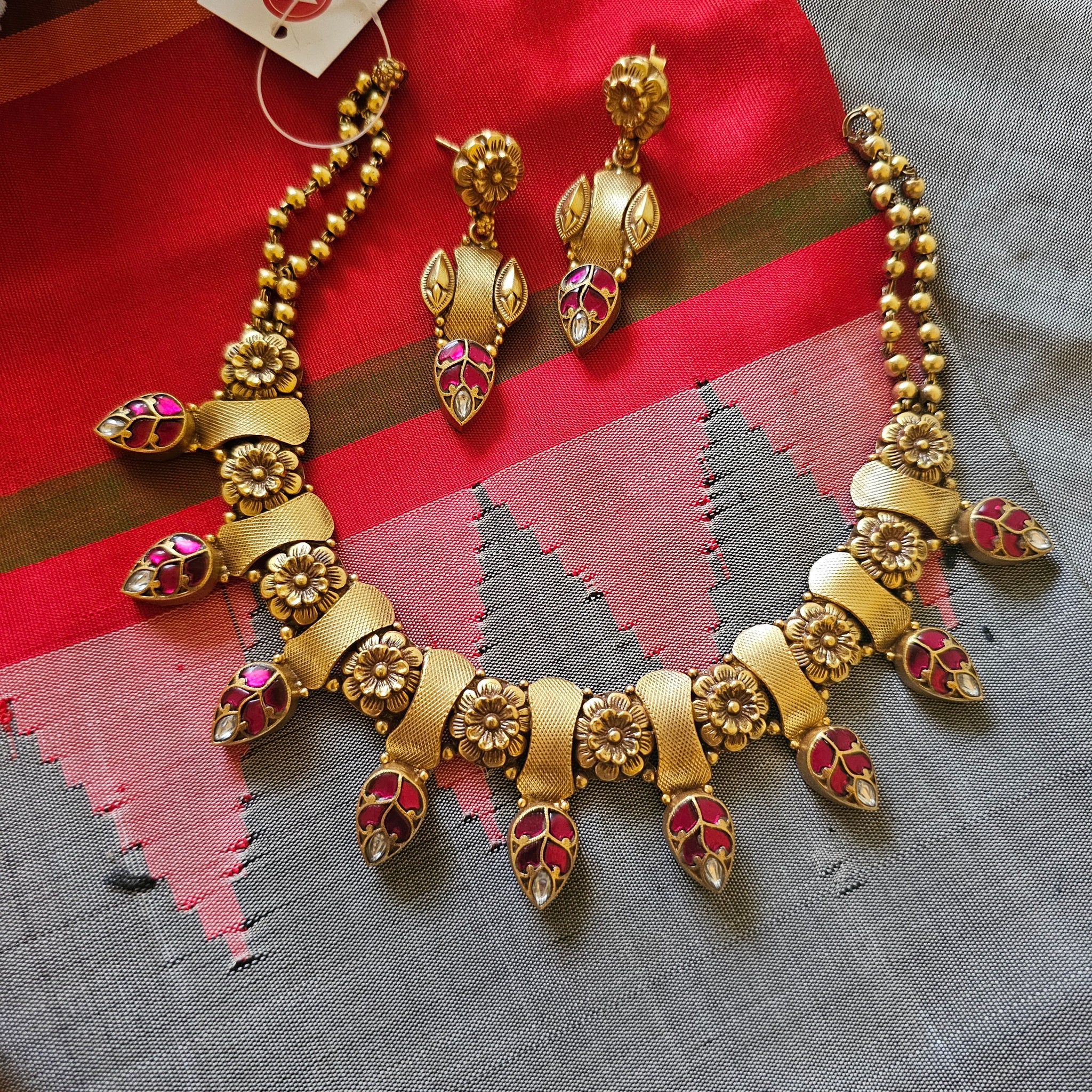 Silver 92.5 kundan choker in gold polish