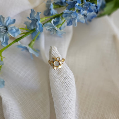 Silver 92.5 kundan gold polish mother of pearl star ring