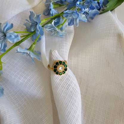 Silver 92.5 kundan gold polish emerald and moissanite ring