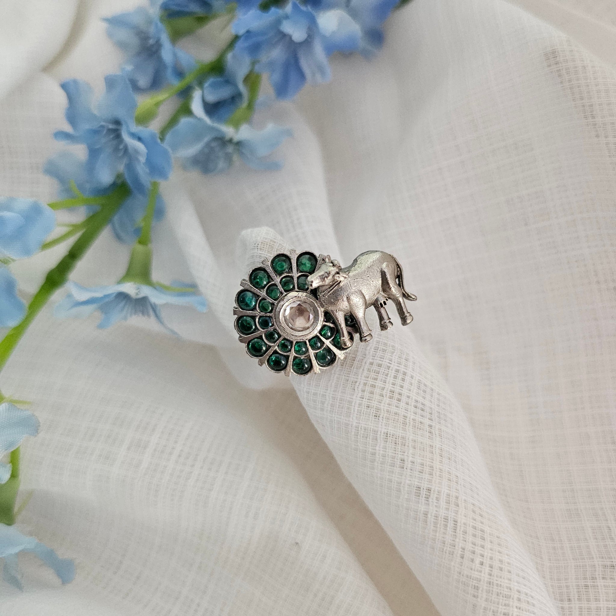 Silver 92.5 Green kemp and moissanite ring