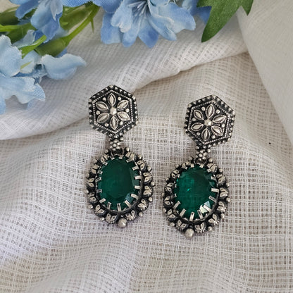Silver 92.5 Kolhapuri stud with green onyx