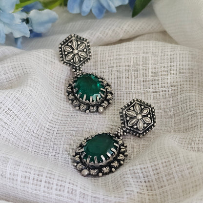 Silver 92.5 Kolhapuri stud with green onyx