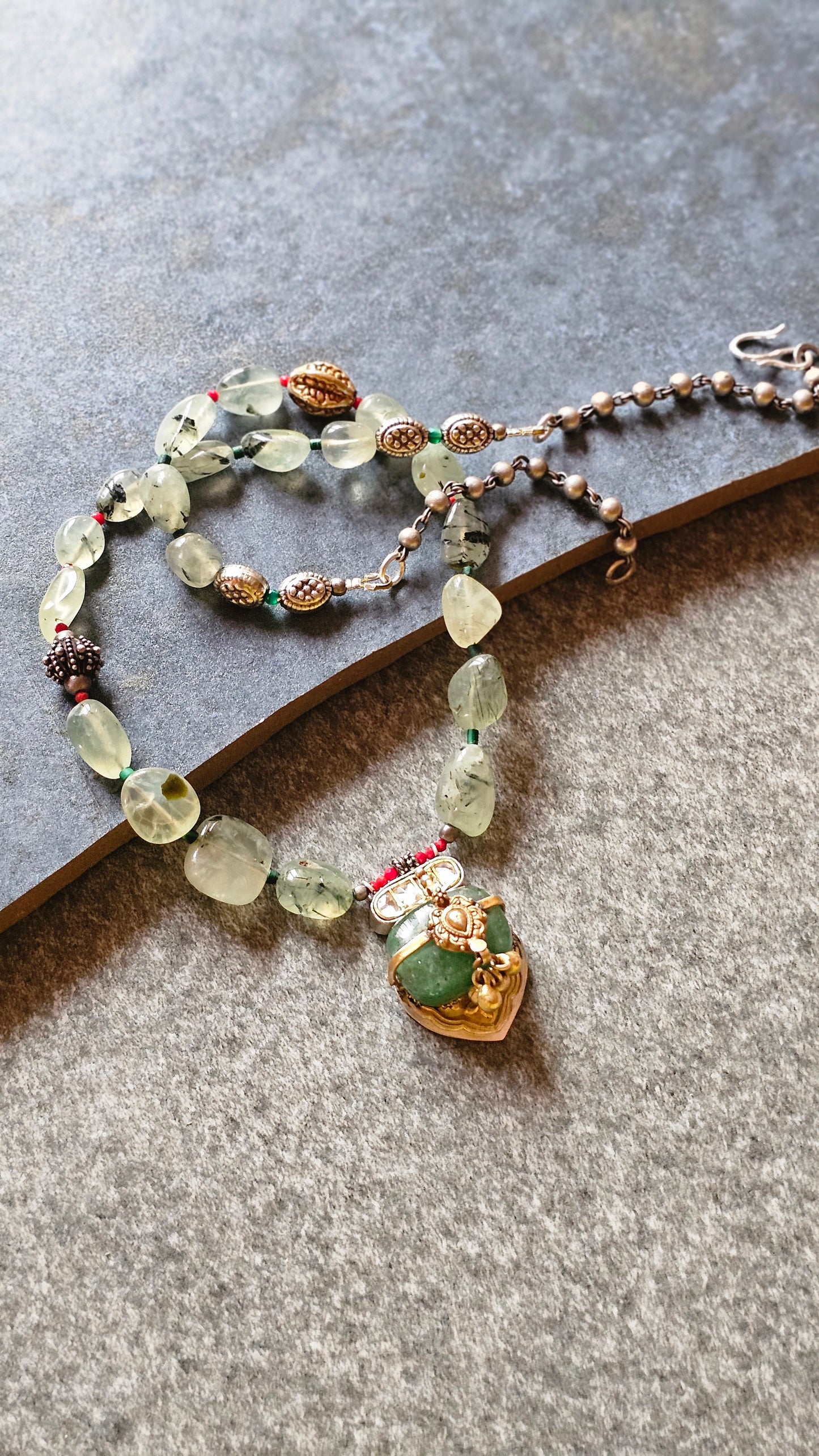 Prehnite gemstones emerald tumble pendant necklace