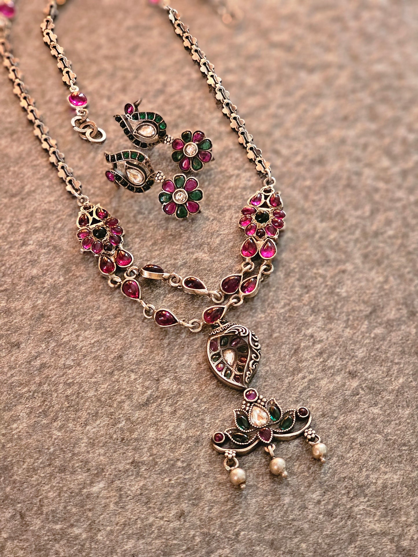 Kempu nakash-style necklace set