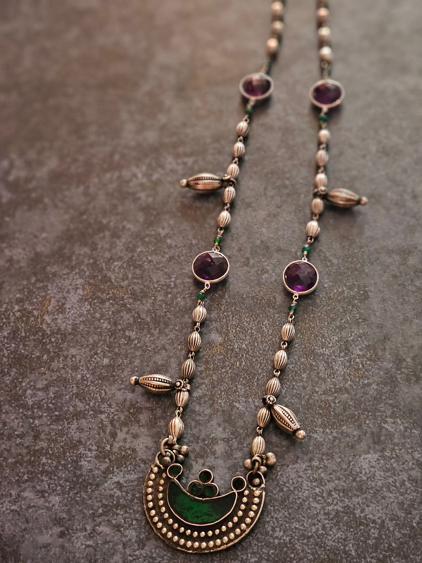 Vintage glass pendant necklace