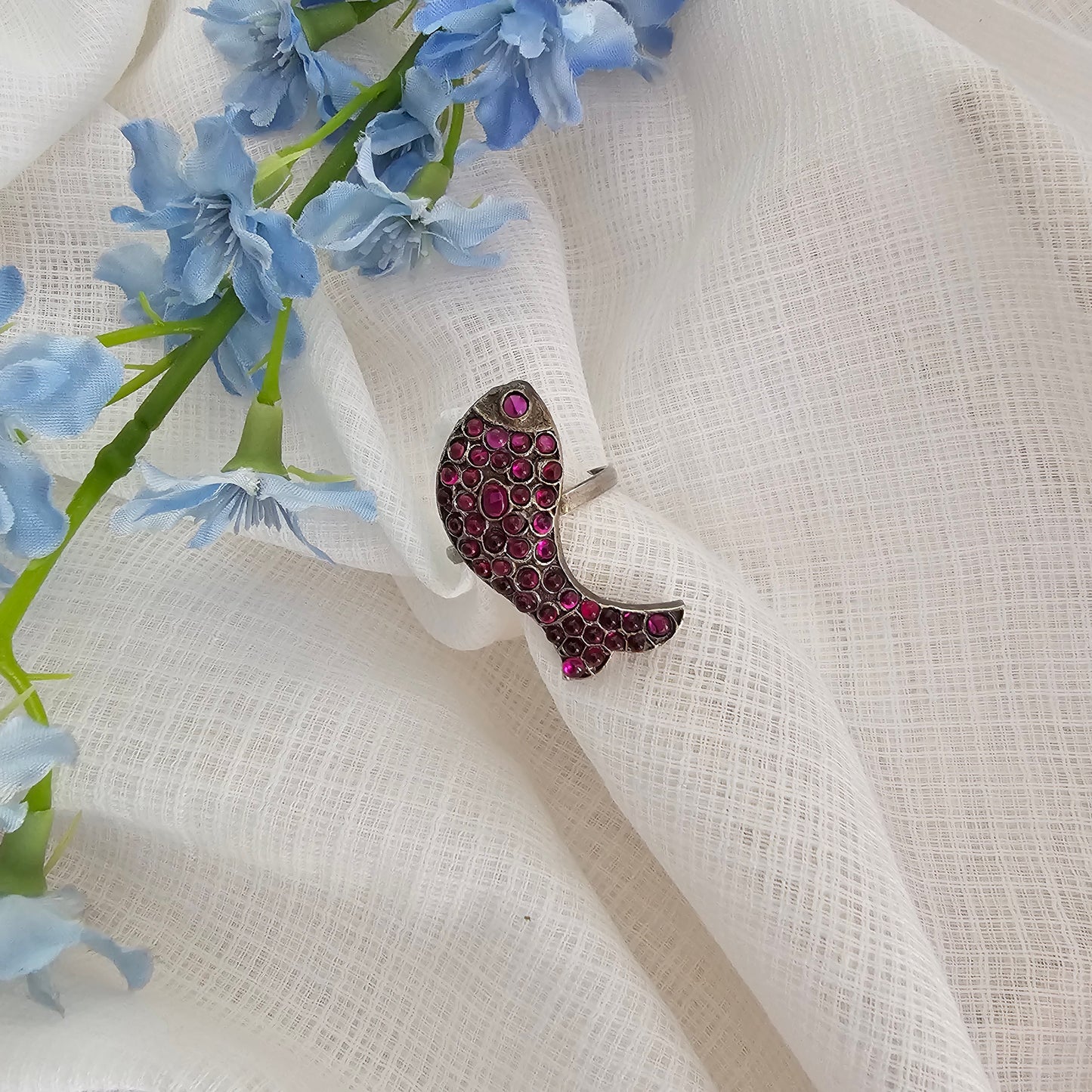 Silver 92.5 kemp ring in fish motif