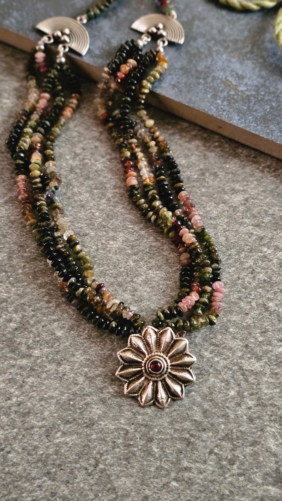 UNDERSTORY | SOUL STRUNG