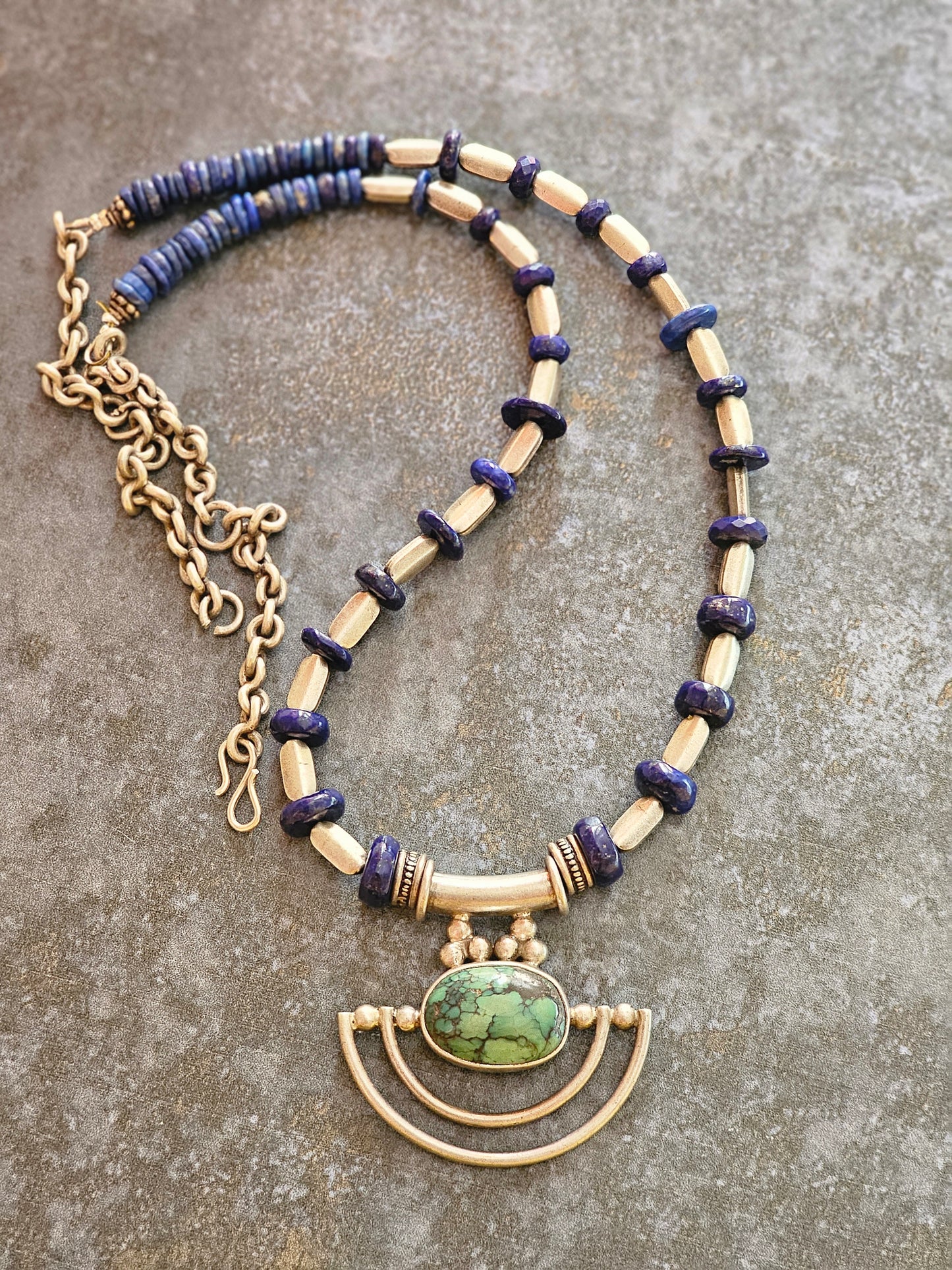 Green Turquoise and lapis lazuli necklace