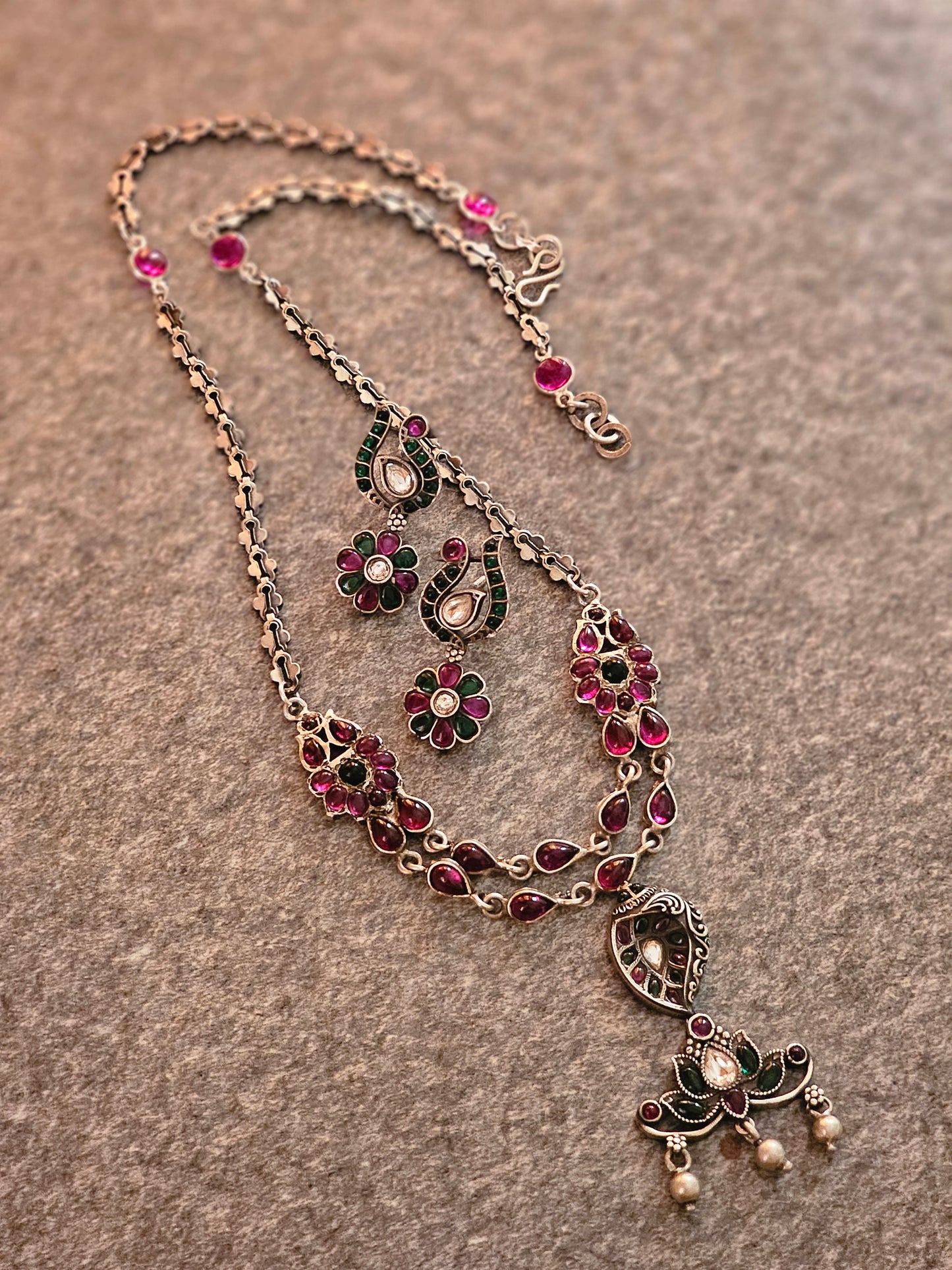 Kempu nakash-style necklace set