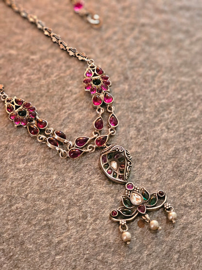 Kempu nakash-style necklace set