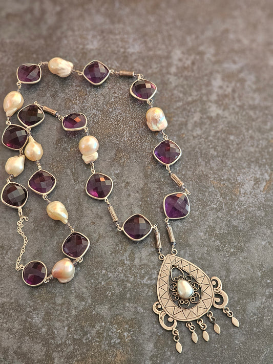 Amethyst, Baroque pearls necklace Hill tribe pendant