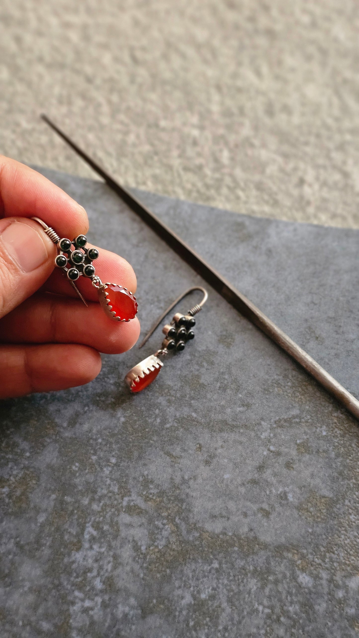Rakta Pushpa – Kempu & Carnelian Earrings