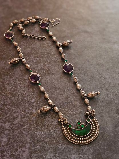 Vintage glass pendant necklace