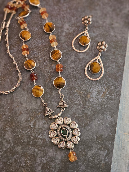 Tiger eye strung with hessonite stones strung on silver wires with Victorian setting moissanite pendant
