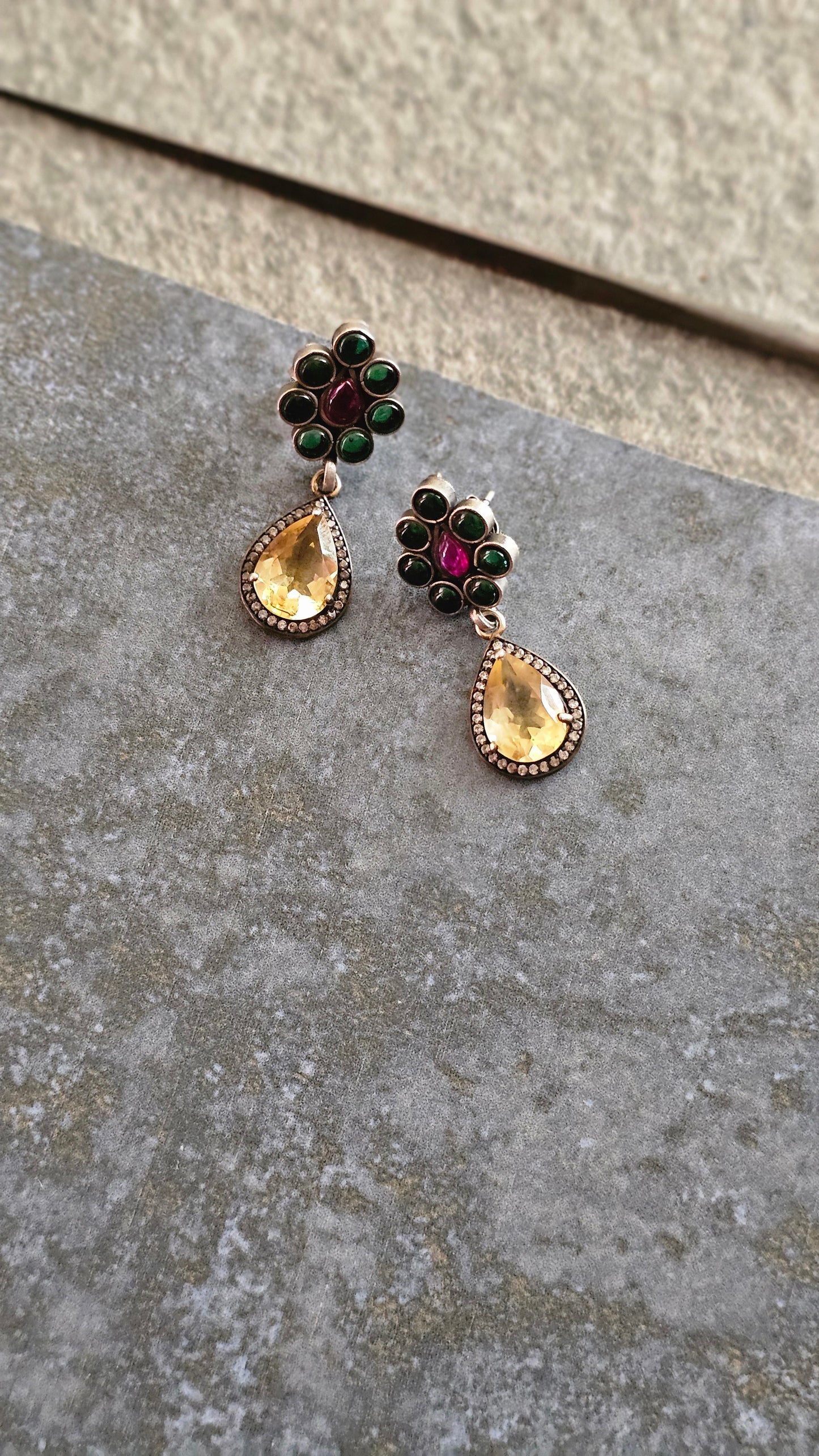 Surya Pushpa – Kempu & Citrine Earrings