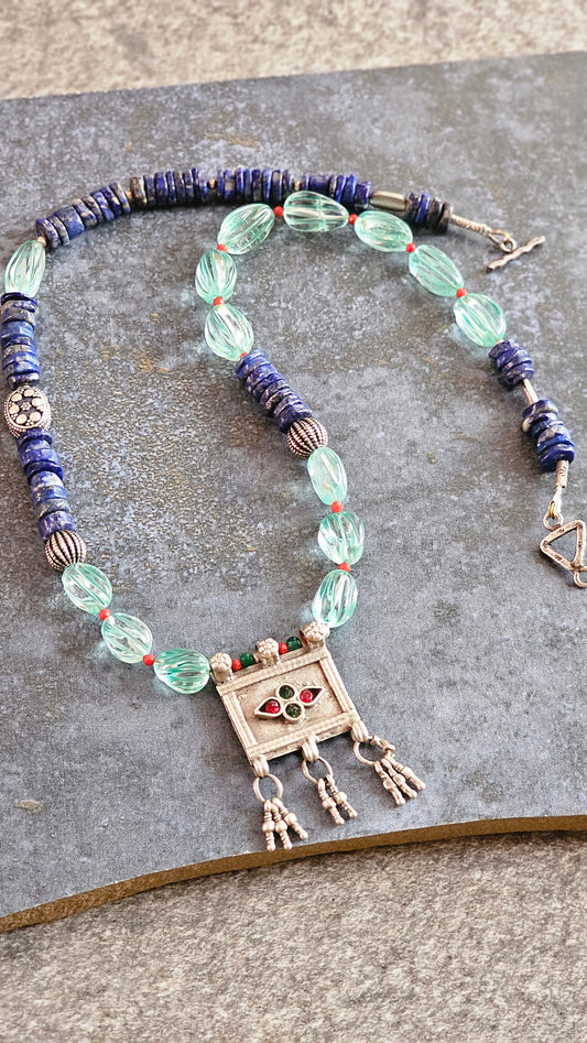 Aquamarine and lapis lazuli necklace with vintage elements