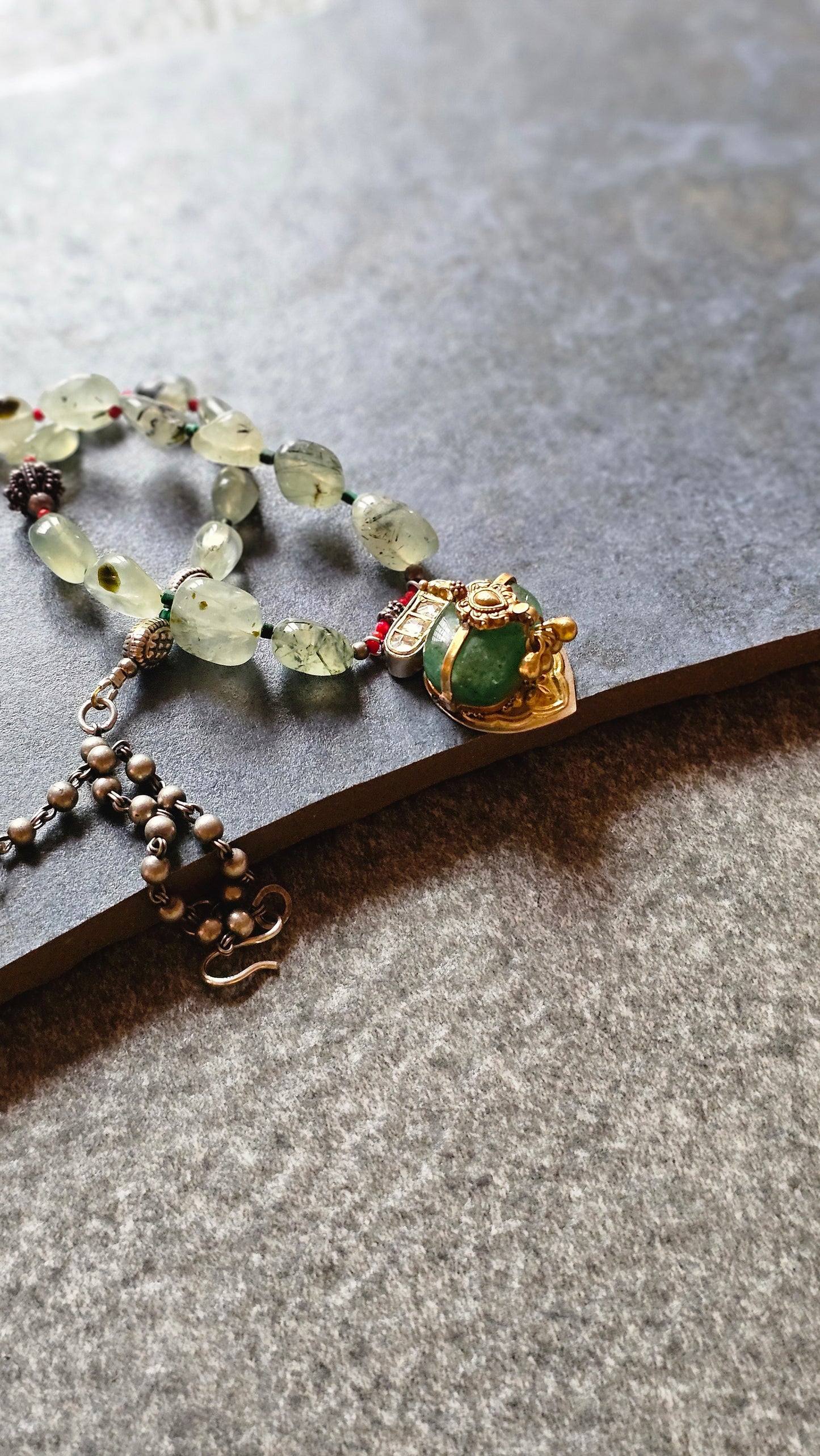 Prehnite gemstones emerald tumble pendant necklace
