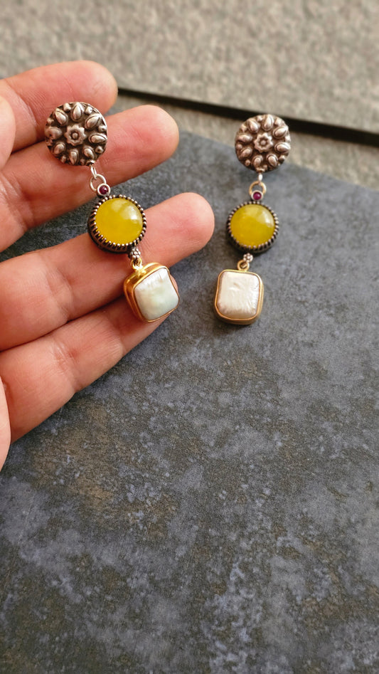 Surya – Vintage Button Chalcedony & Mother of Pearl Danglers