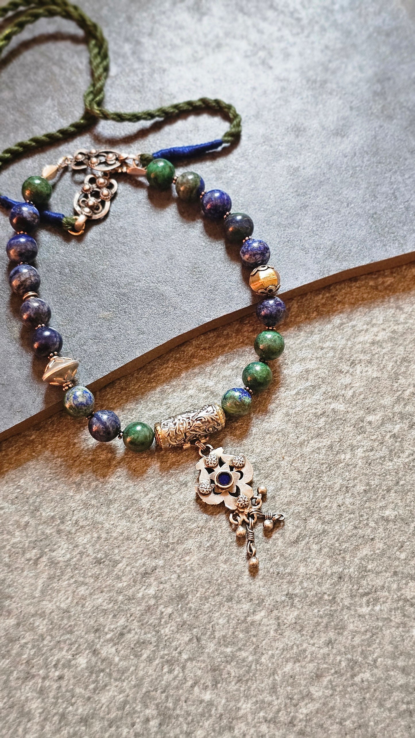 Azurite Malachite gemstone necklace dumroo pendant