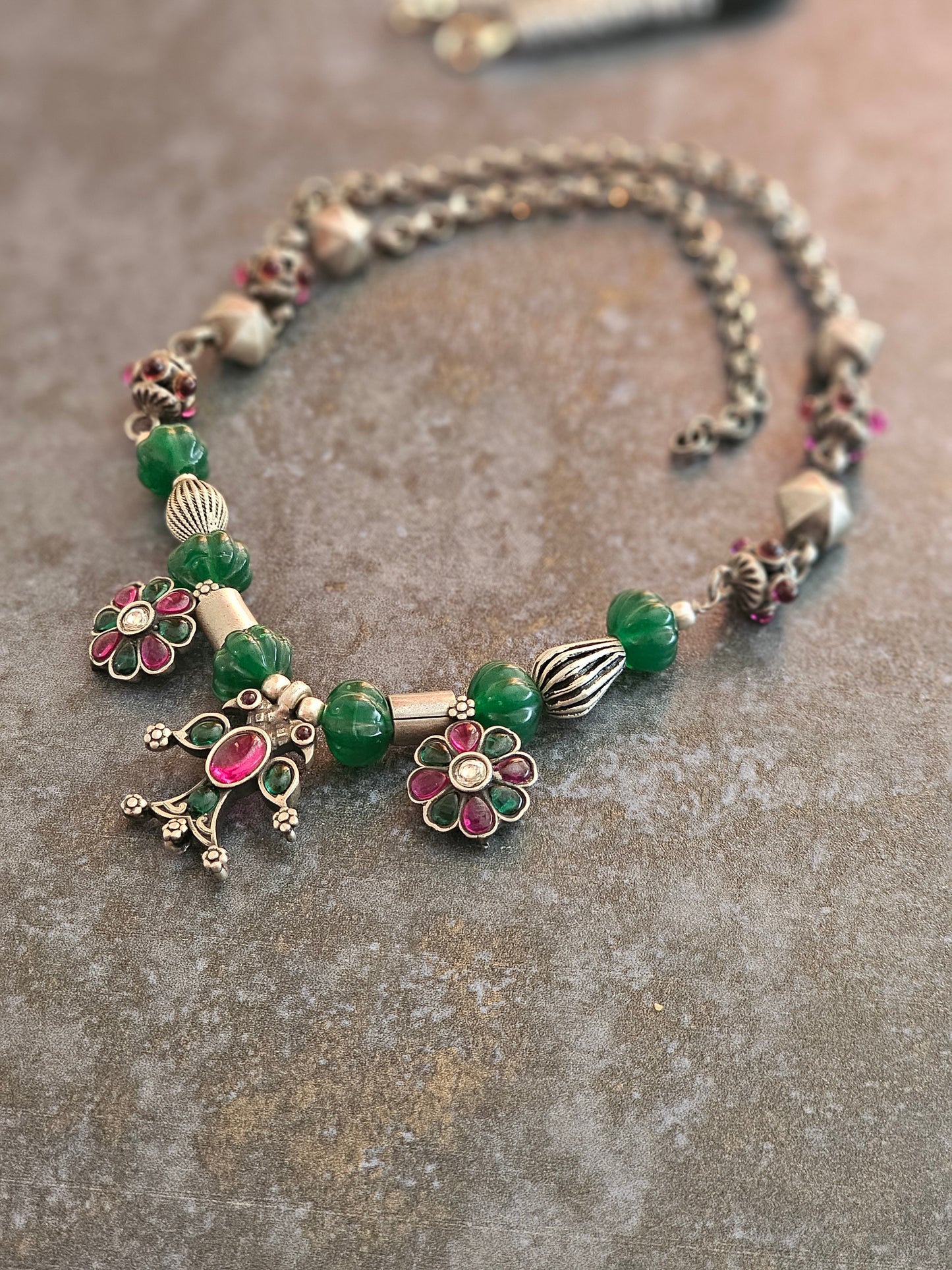 Green onyx pumpkin stones necklace with kempu pendants