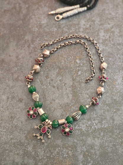 Green onyx pumpkin stones necklace with kempu pendants