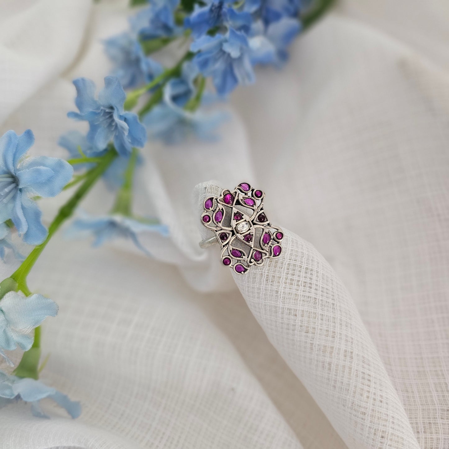 Silver 92.5 kemp and moissanite ring