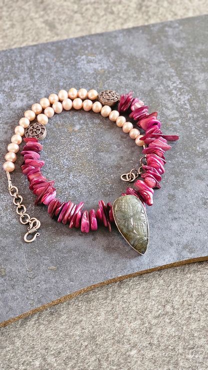 Amethyst chips and fresh water pearls necklace with labrodrite
