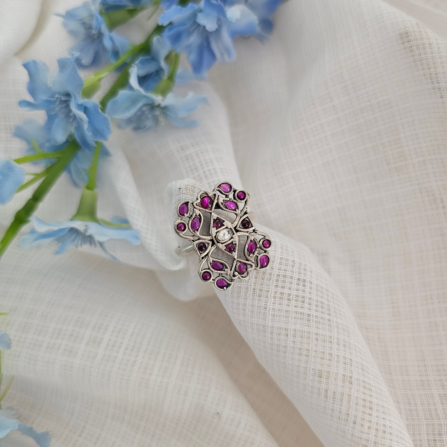 Silver 92.5 kemp and moissanite ring